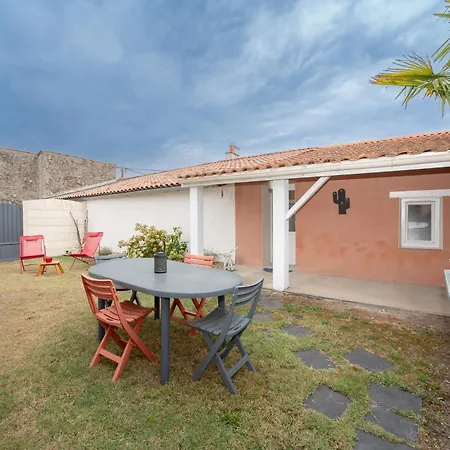 Hébergement de vacances Annarthur - Parking&jardin - Chelona'loc *